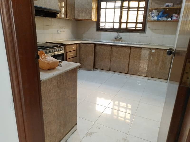 Upper portion for Rent on Khayaban-e-Saadi. 4