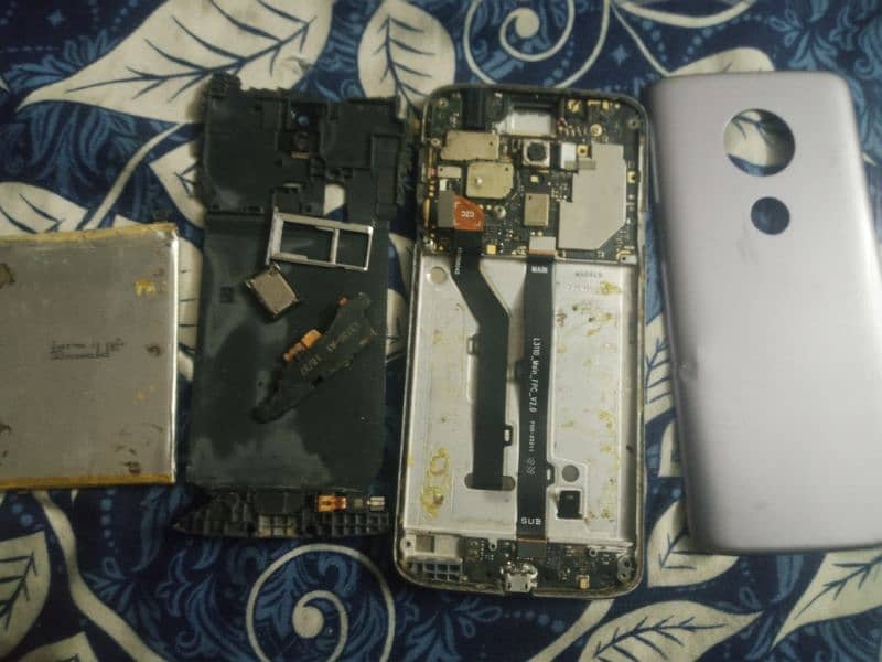Motorola G6 (for parts) 1