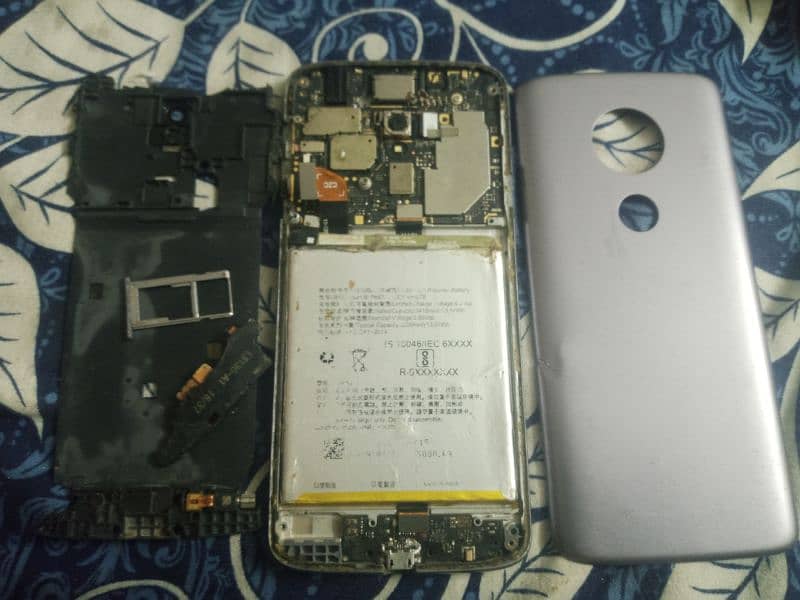 Motorola G6 (for parts) 2