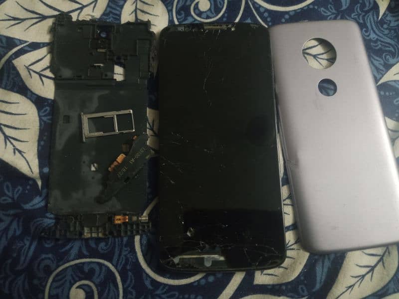 Motorola G6 (for parts) 3