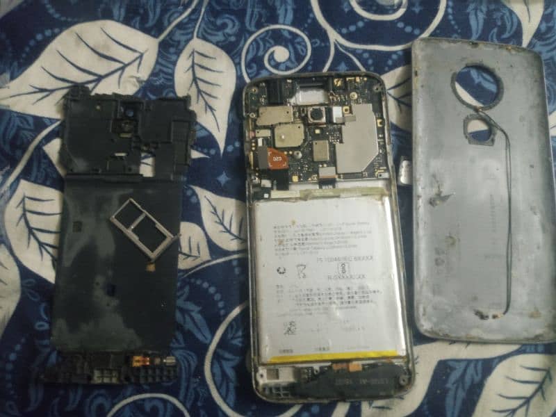 Motorola G6 (for parts) 6