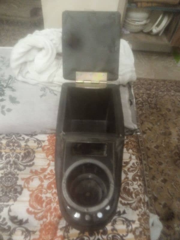 black color console box 0