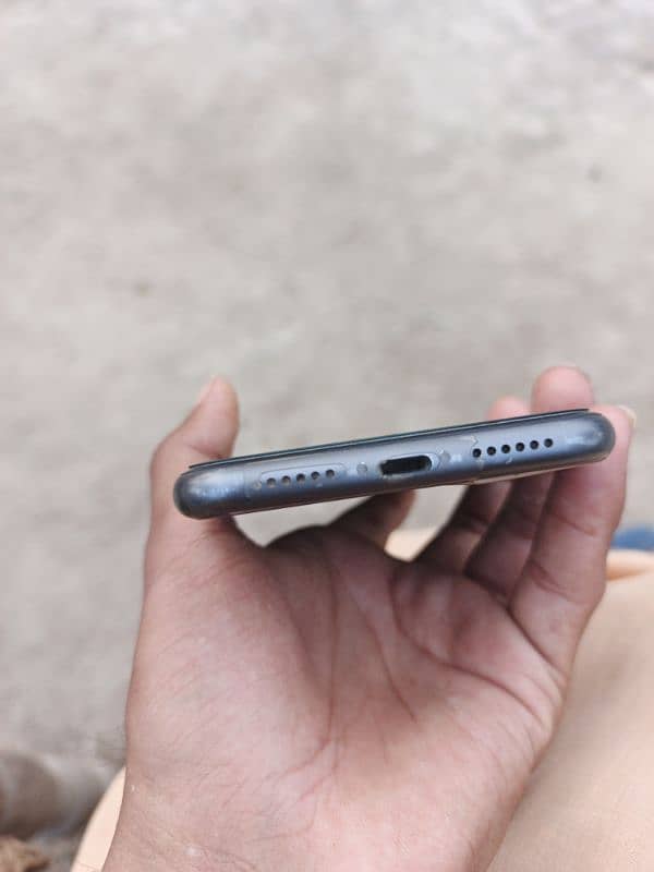 iphone11 condition 10by8 3