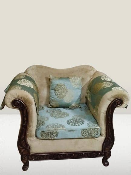 03345121546 3 SEATER SOFA, 10/10 CONDITION, SOFA COVERS ALL NEW 1