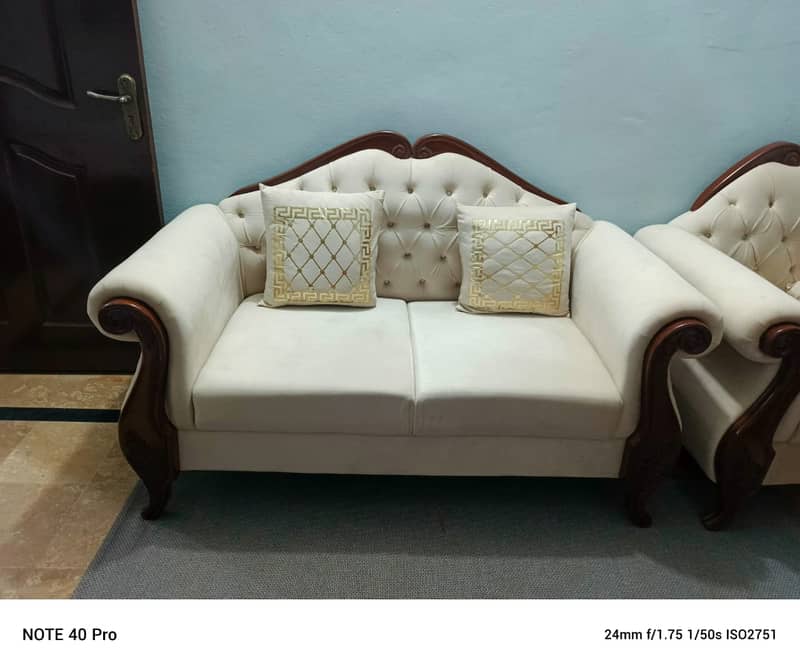 7 seater white sofa set 0