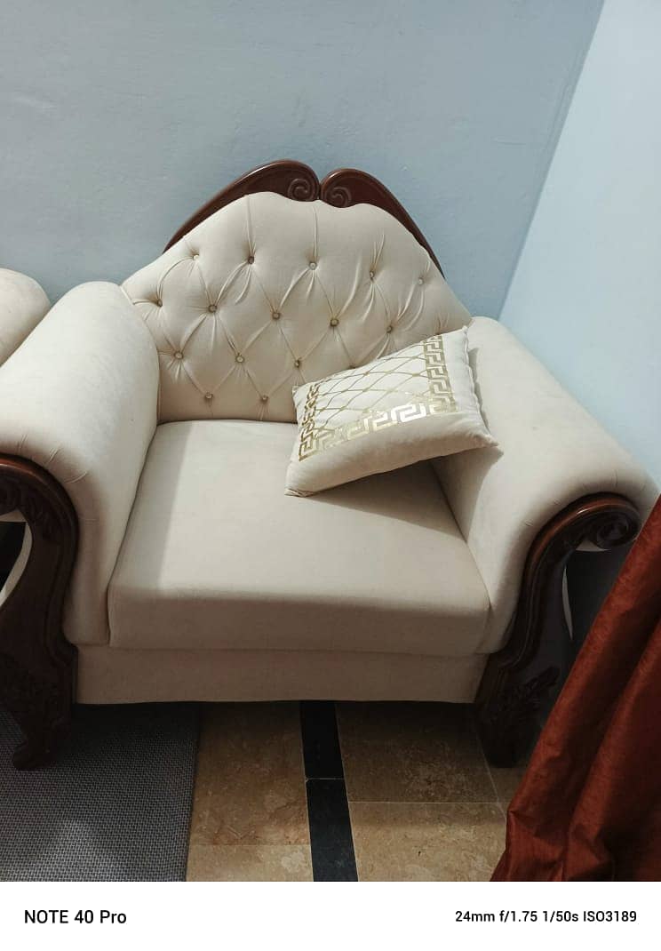 7 seater white sofa set 3