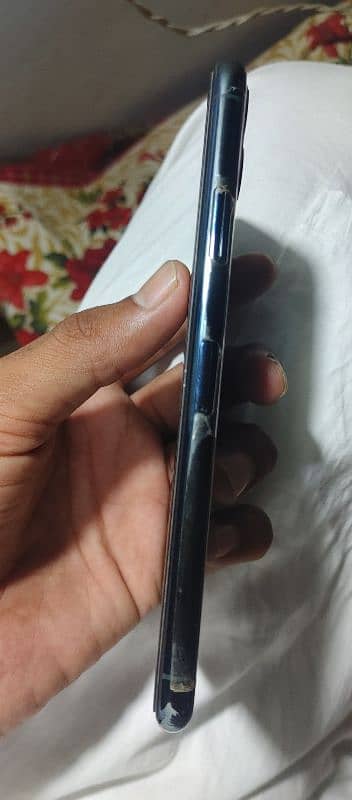 iphone 11 pro max 2