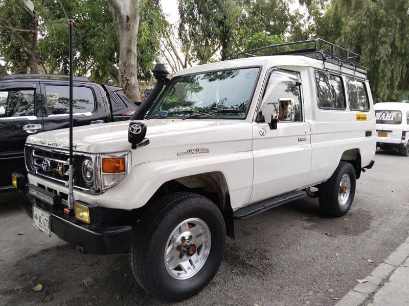Toyota Land Cruiser 1988 6