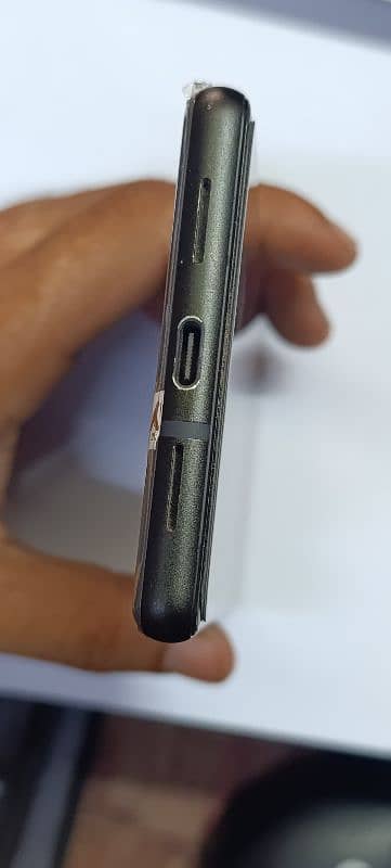 1 Month Used 10/9.5 Condition 8/128 Gb 4