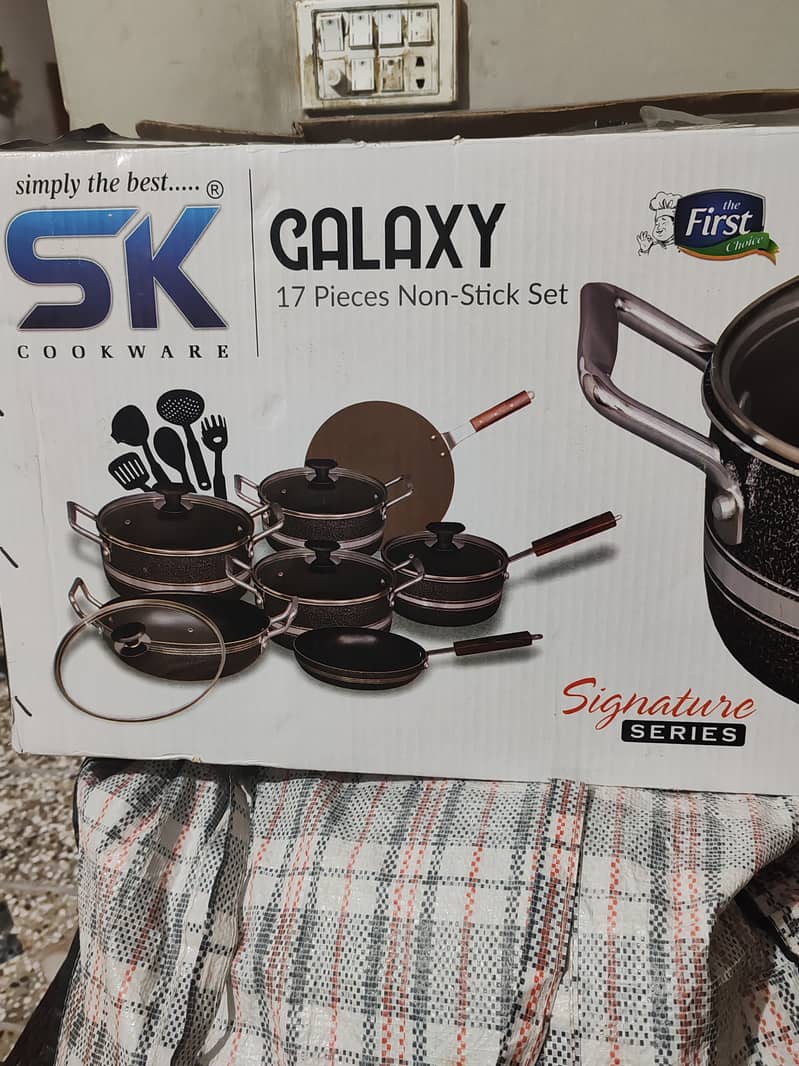 Urgent sell Non stick cookware set 3