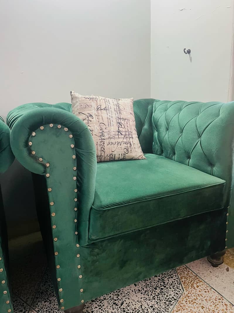 7 Seater sofa set for urgent sale available in good condition 0