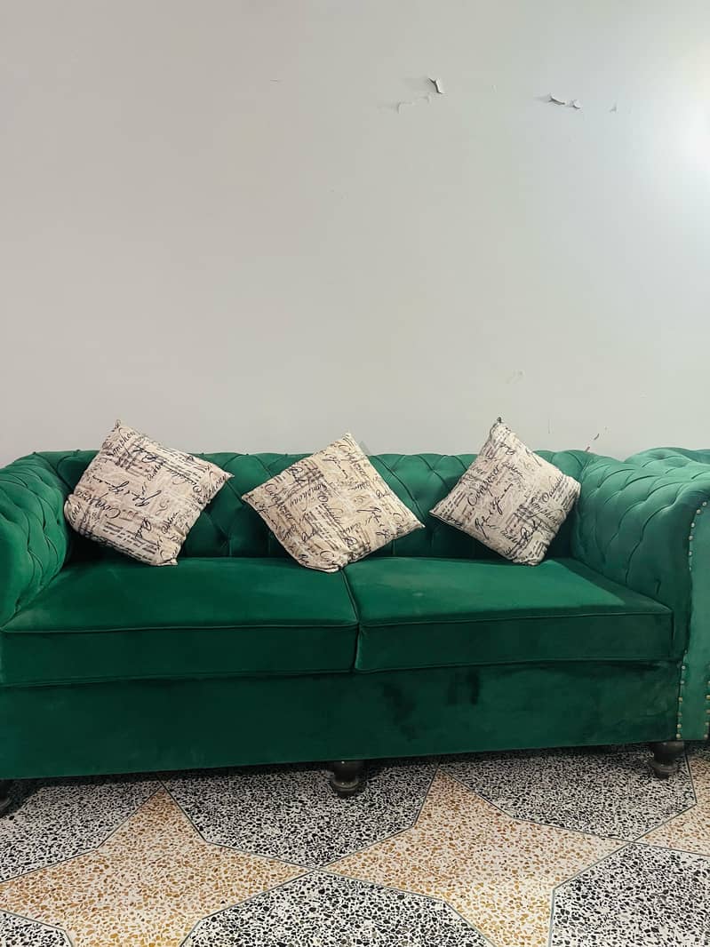 7 Seater sofa set for urgent sale available in good condition 1