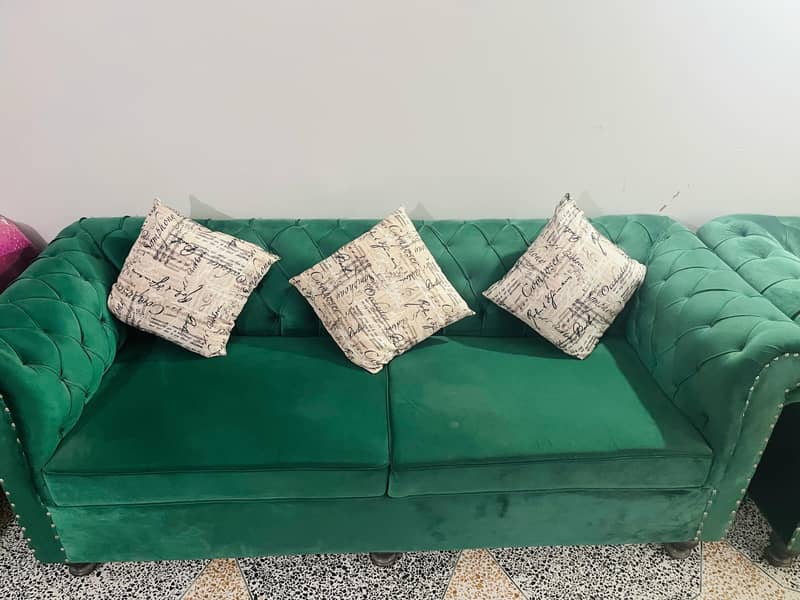 7 Seater sofa set for urgent sale available in good condition 3