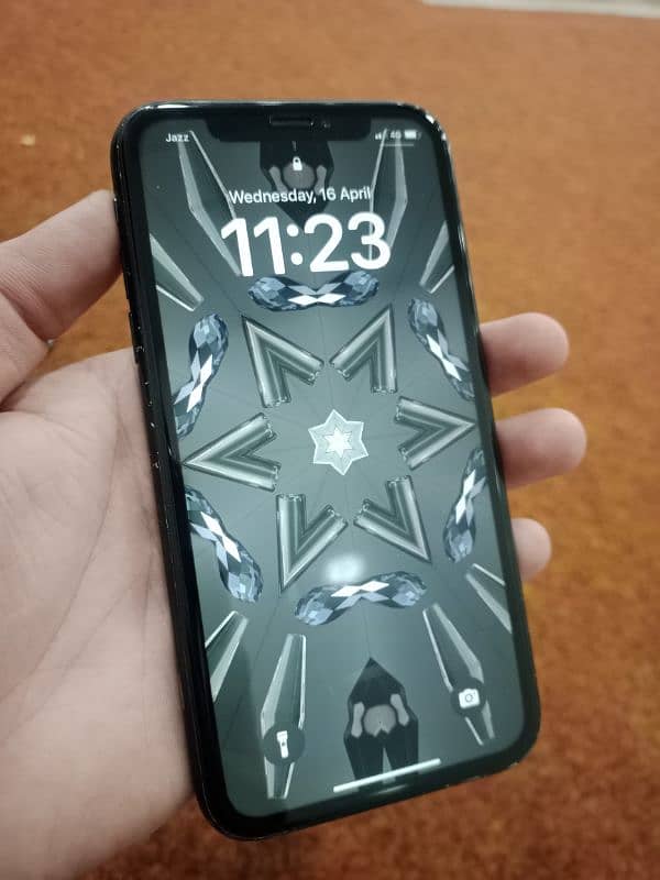 iPhone XR 1