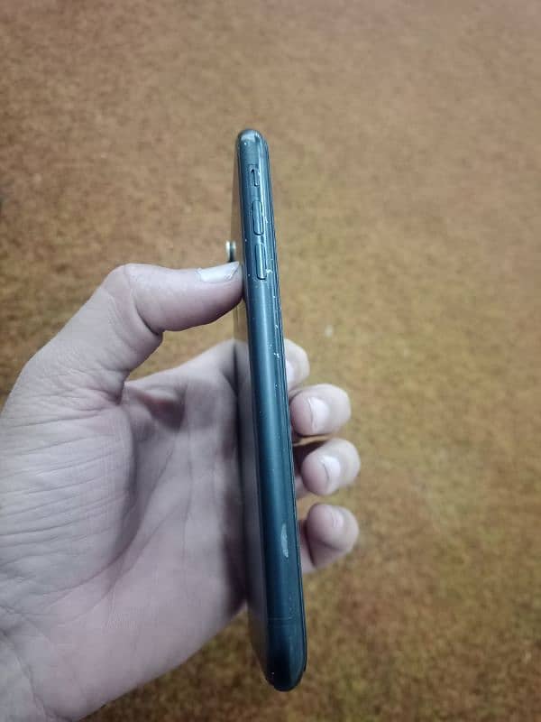iPhone XR 6