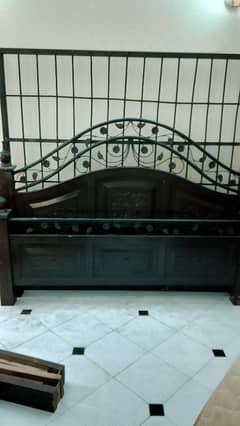 wooden iron rod king bed set