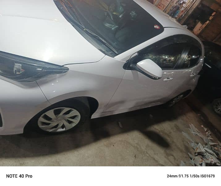 Toyota Yaris 2023 X push start 4