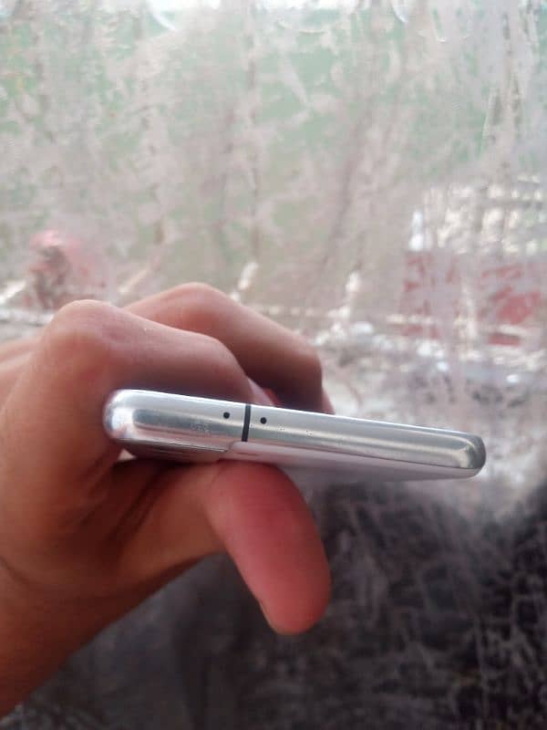 Samsung S21 With A New And Fresh Condition With minor dot in border 2