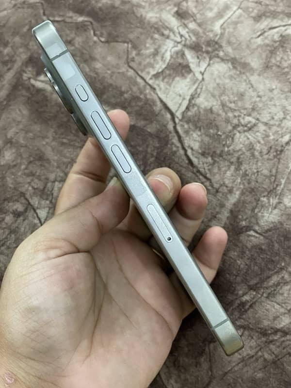 iPhone 15 Pro 256 GB (Non PTA) Factory Unlocked / Dual Physical Sim 2