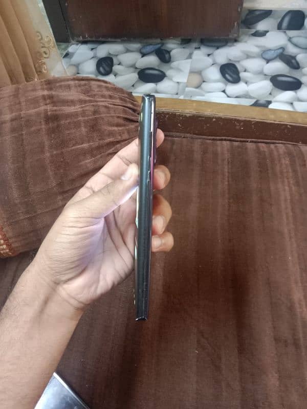 MOTO EDGE PLUS 1