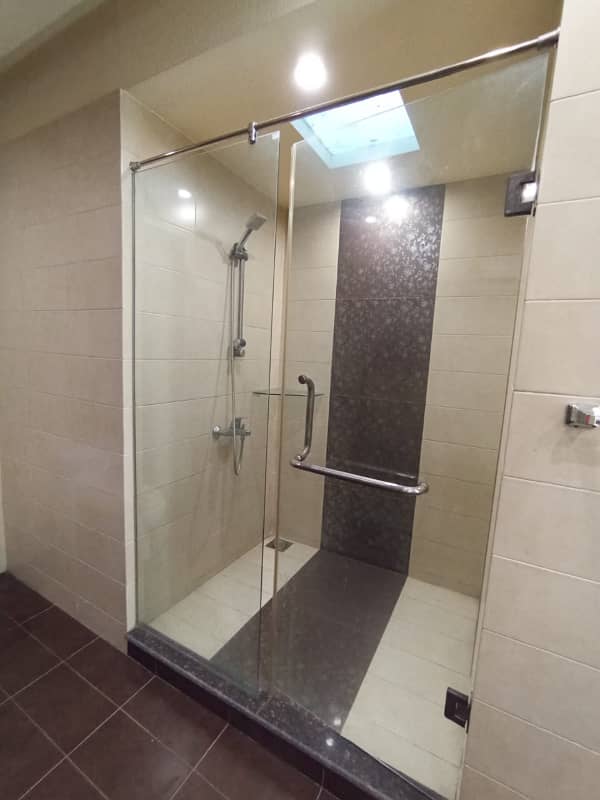 1Kanal Styilsh out new l House Available For Sale DHA Phase 3 Nera Y block 2