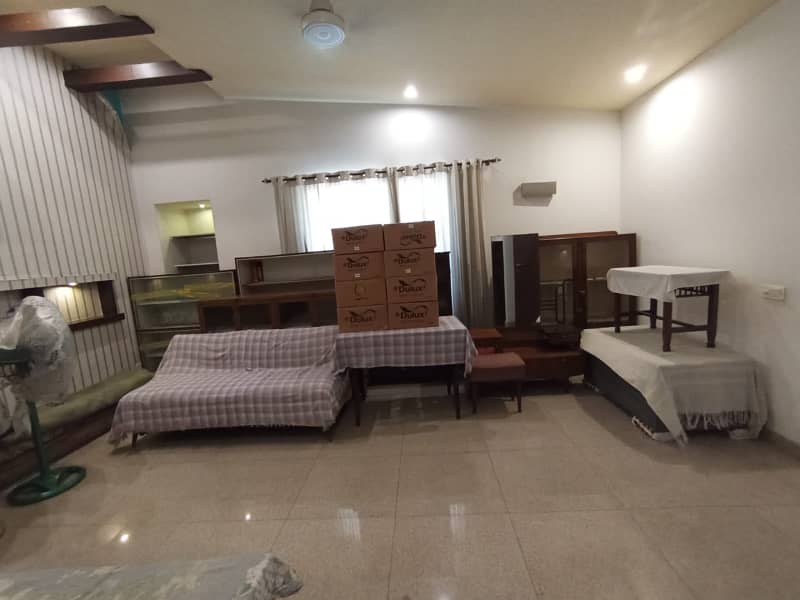 1Kanal Styilsh out new l House Available For Sale DHA Phase 3 Nera Y block 4