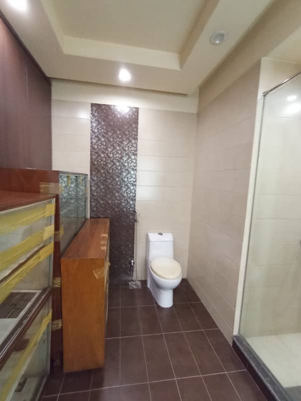 1Kanal Styilsh out new l House Available For Sale DHA Phase 3 Nera Y block 10