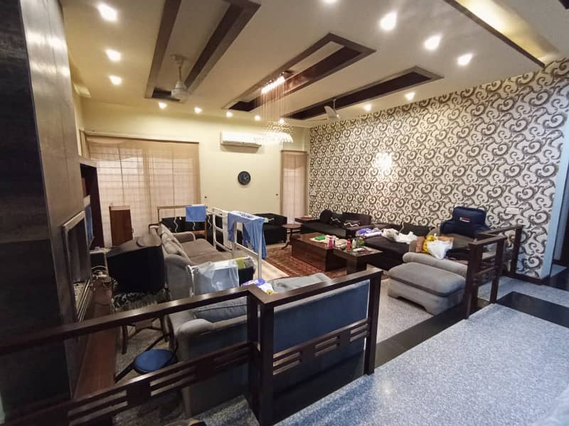 1Kanal Styilsh out new l House Available For Sale DHA Phase 3 Nera Y block 27