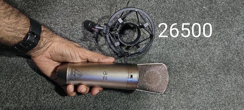 studio equipment availables 1