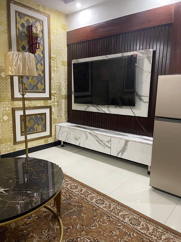 Per day Facing Eiffel Tower one bedroom apartment 6