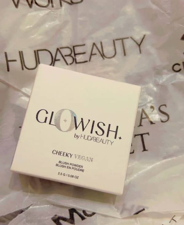 Huda Beauty Glowish Cheeky Vegan Blush - Shade Coral care 0
