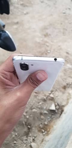 Aquos R3 non pta