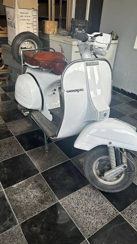 vespa scotter 0