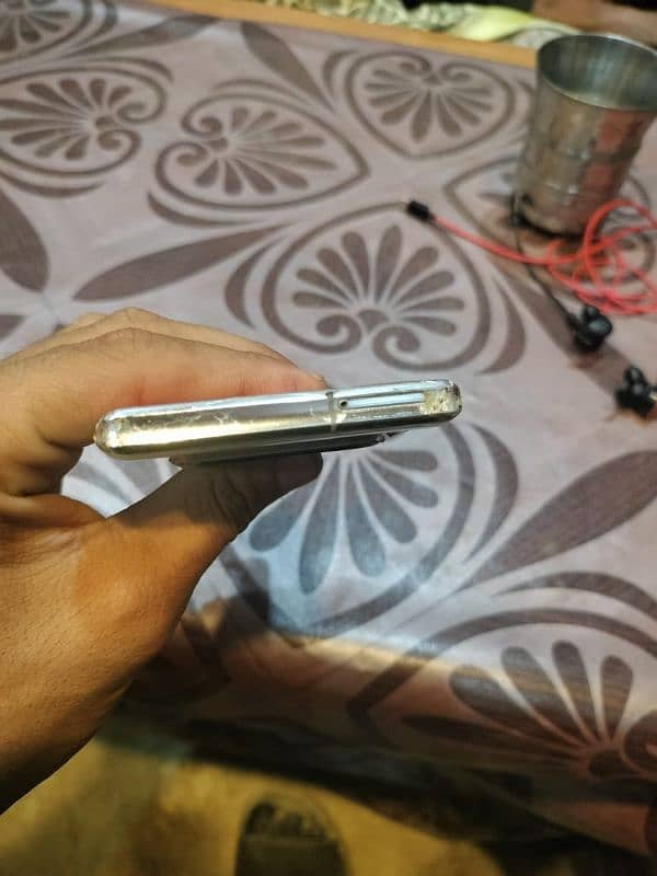 Aquos R6 10/9 Condition Non PTA 5