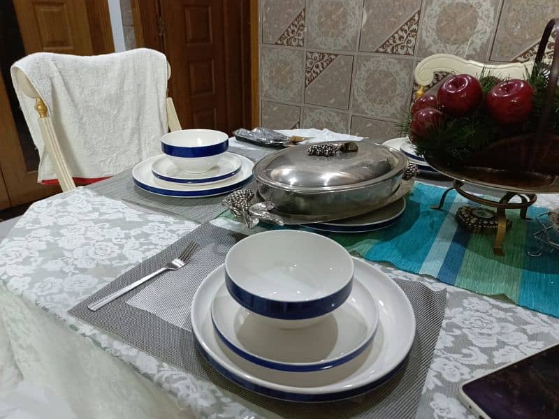18 piece dinner set, stoneware 1
