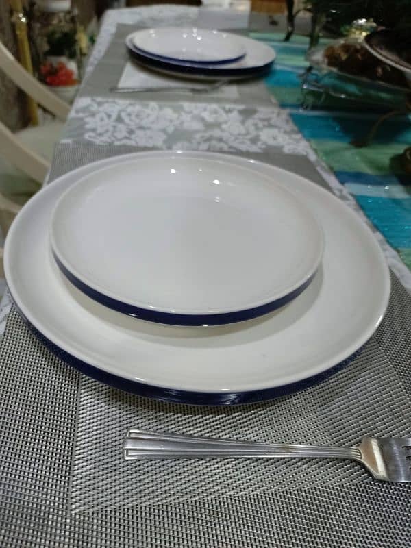18 piece dinner set, stoneware 2