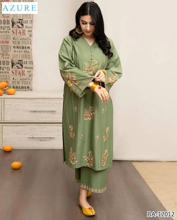 LADIES ALL KINDS OF SUITS ARE AVAILABLE UNSTICHED WATTSAPP:03274057758 9