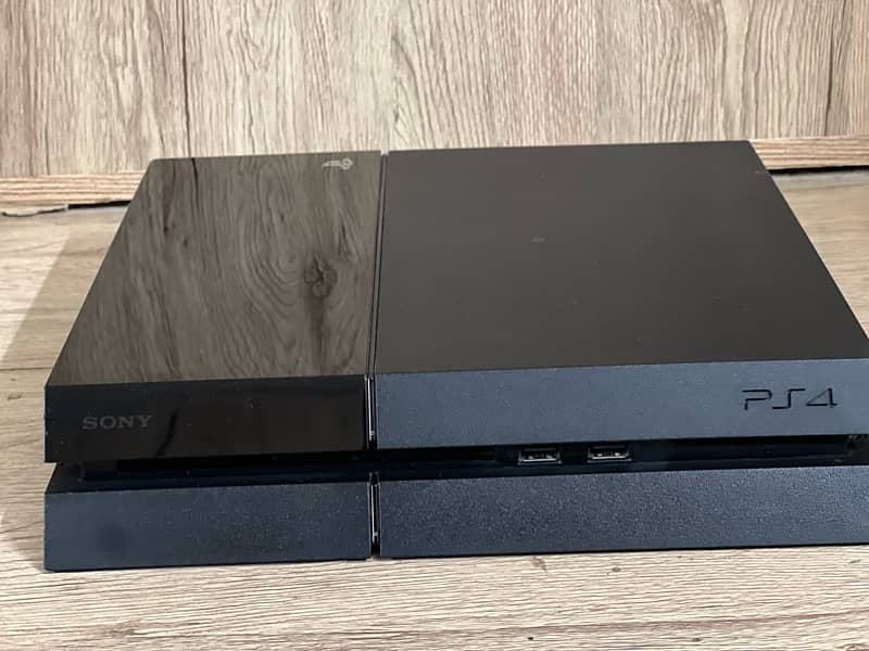 PlayStation 4 fat,slim,pro 1tb 2controllers 3 games CD 0