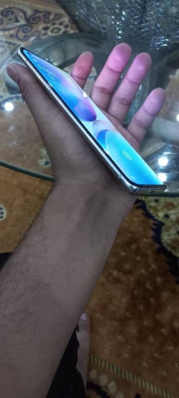 One plus 8 . . 12+7gb ram 256 memory . . . Snapdragon 7