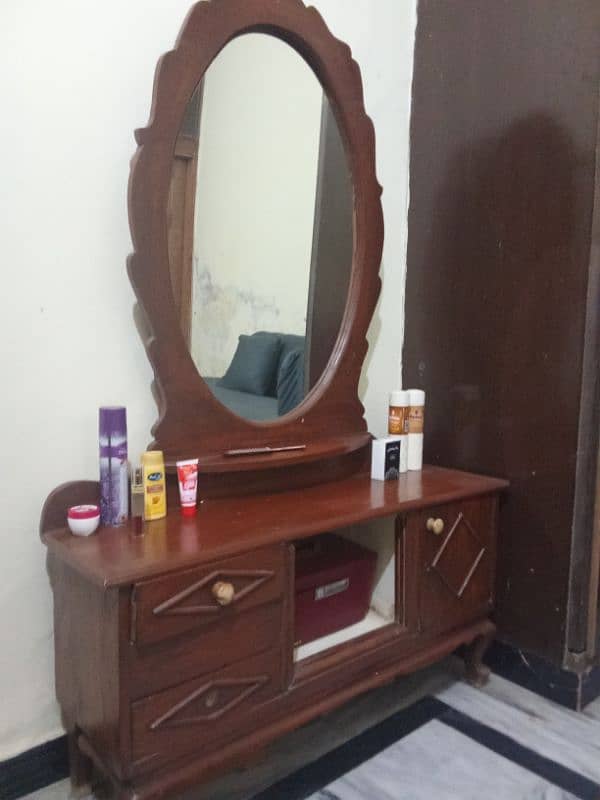 Dressing table 0