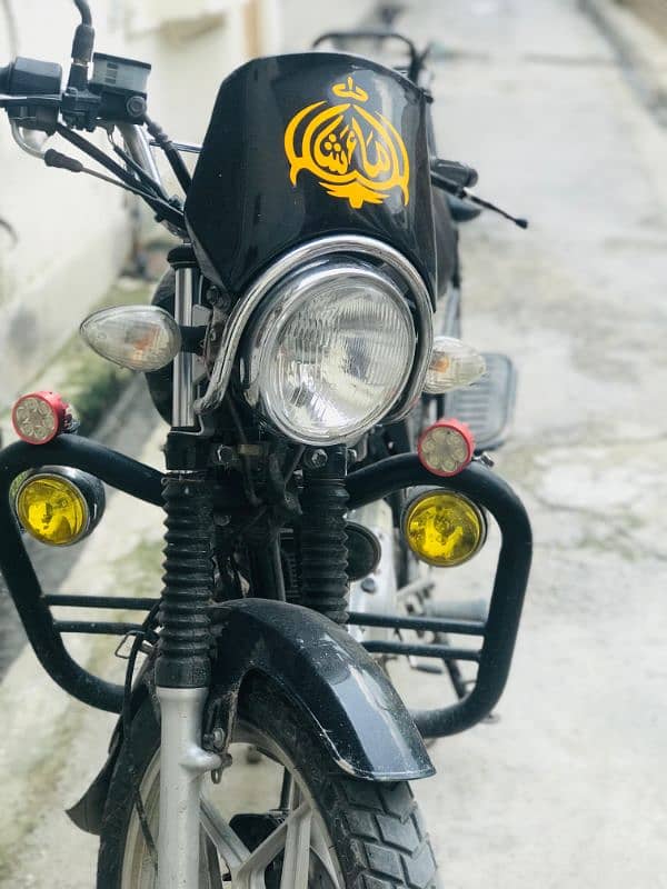 Suzuki GS150 2