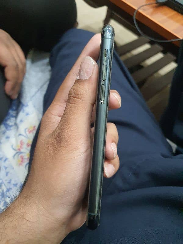 iphone 11 pro non pta jv 64 gb 10/10 confdition 8