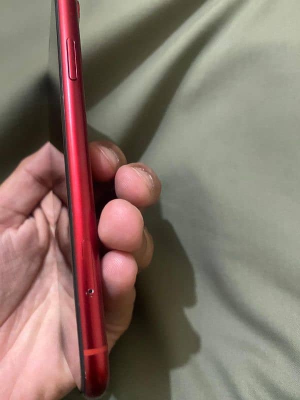 iphone XR 128gb pta 93% health 2
