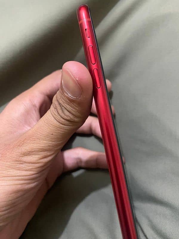 iphone XR 128gb pta 93% health 3