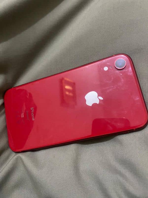 iphone XR 128gb pta 93% health 4