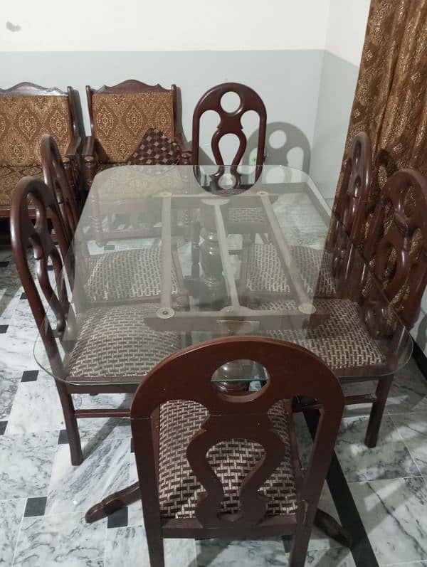 GLASS DINING TABLE GOOD CONDITION 1