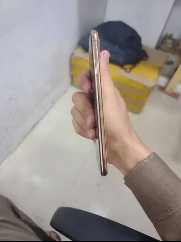 XS max Factory Unlock 3