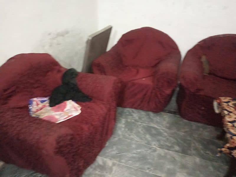 5 seater sofa set available in reasonable price 1