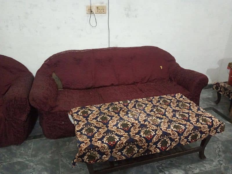 5 seater sofa set available in reasonable price 4