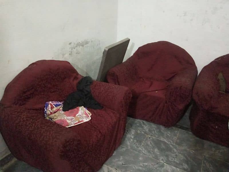 5 seater sofa set available in reasonable price 5